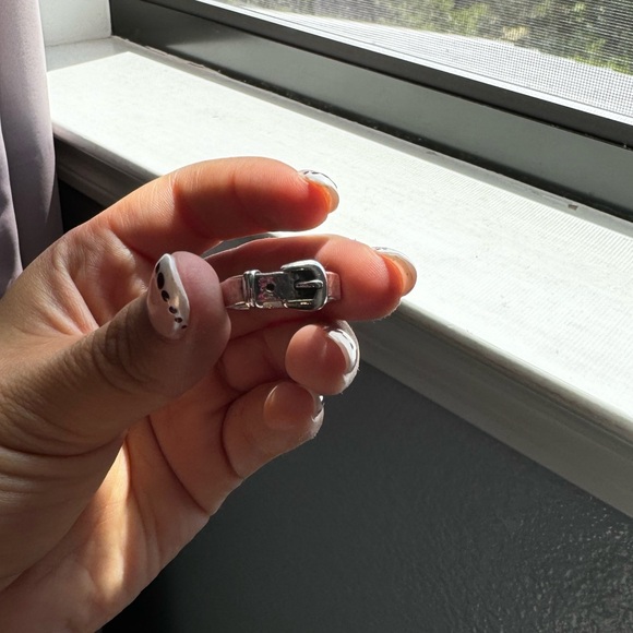 James avery RETIRED buckle ring - Picture 4 of 5